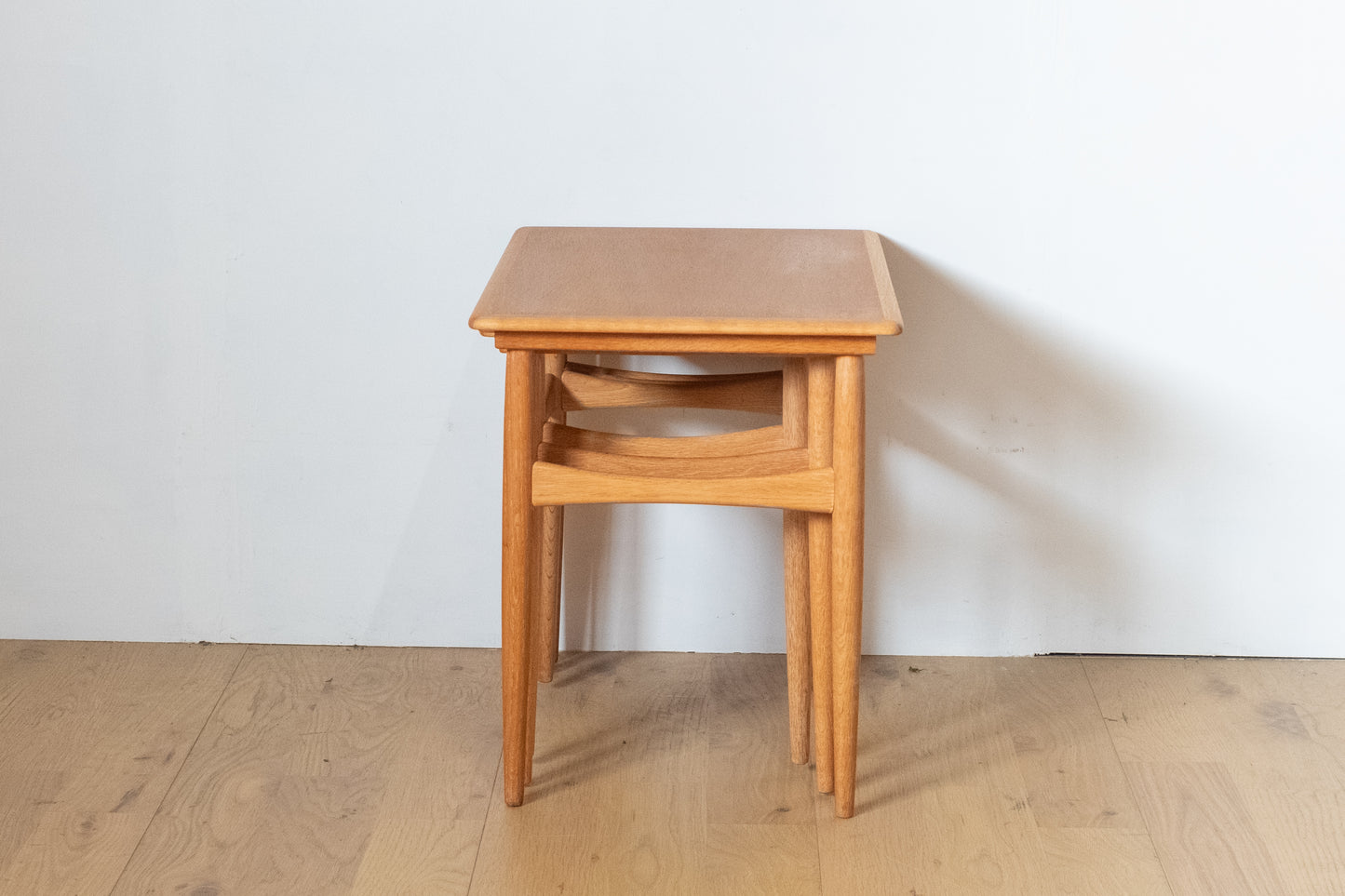 Nest Table