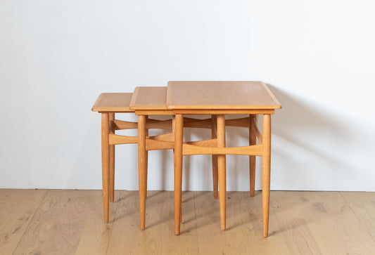 Nest Table