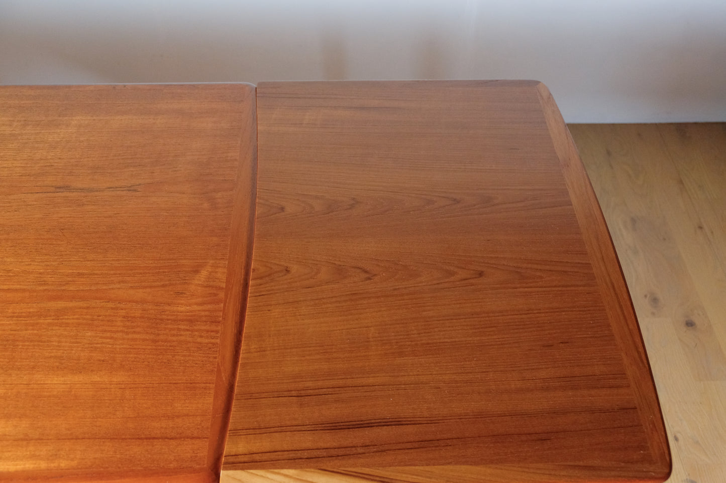 Svend Aage Madsen  Dining table