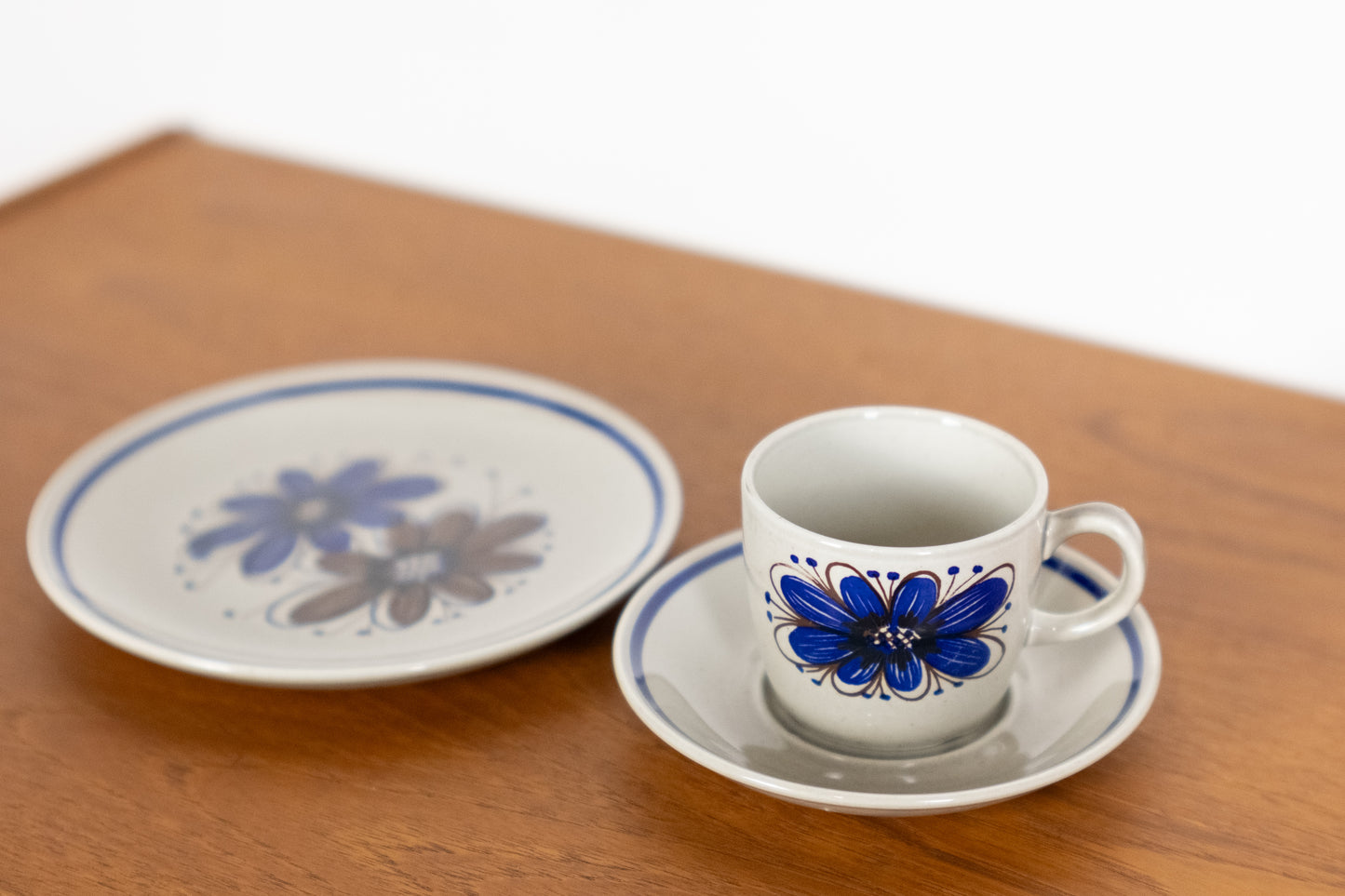 Cup & Saucer & Plate   　Stavangerflint　　Sera　(Shipping incl.)