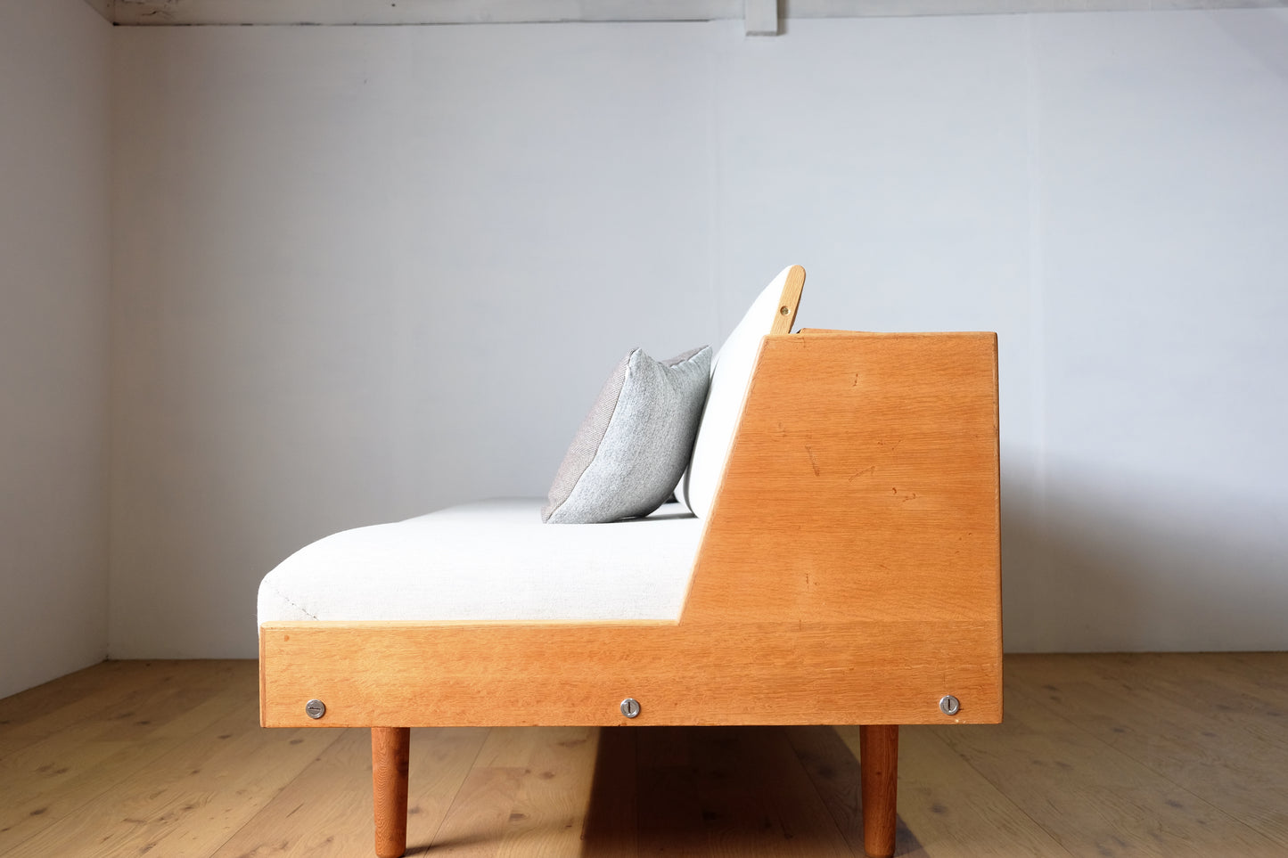 Hans J Wegner GE6 Day bed 　Stock （Select Fabric）