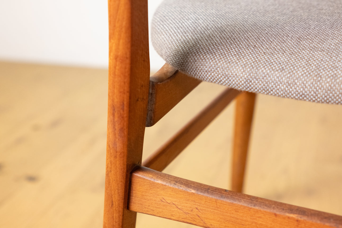 Dining chair