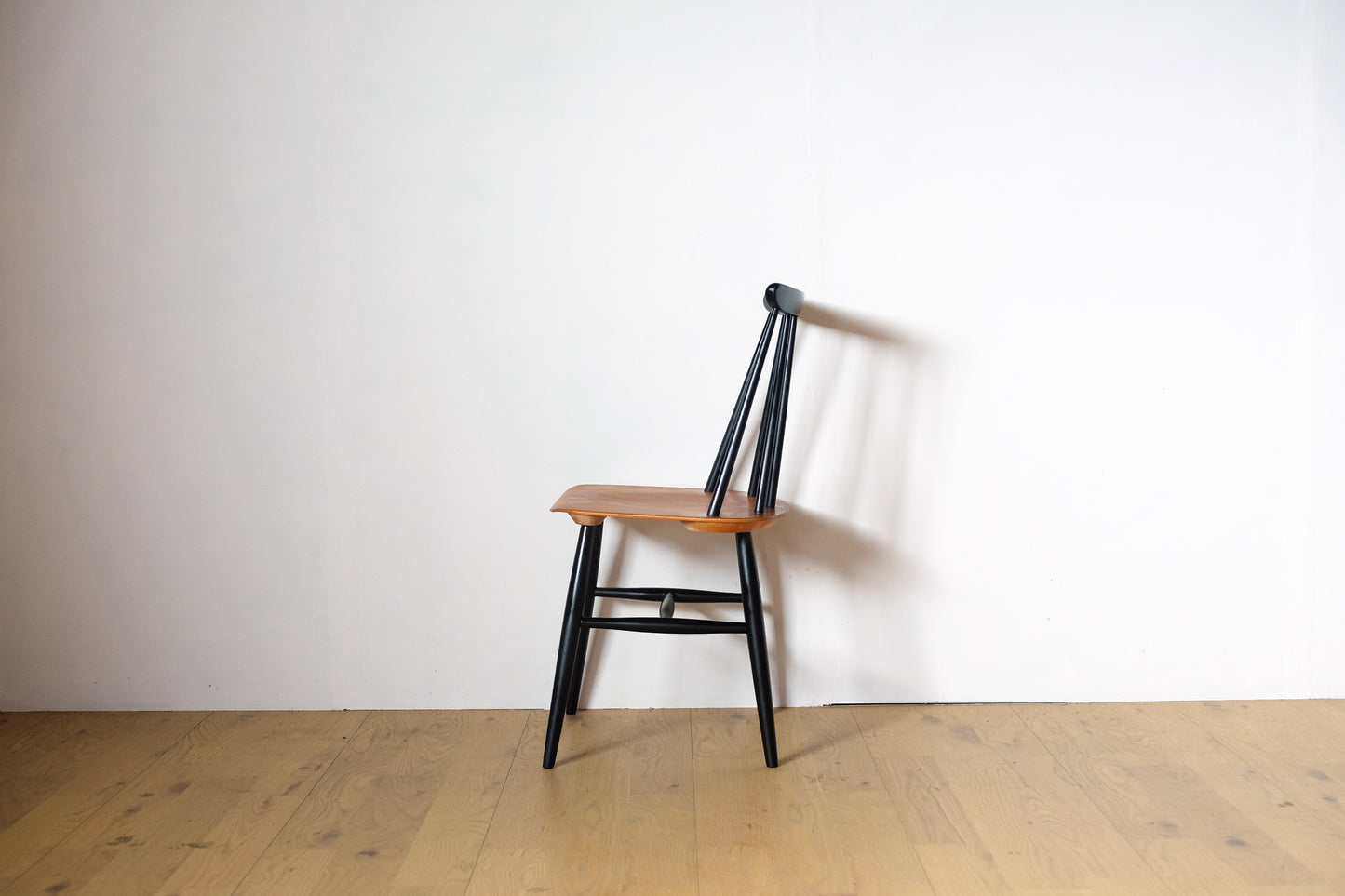 Ilmari Tapiovaara Fanett Chair Black / Teak