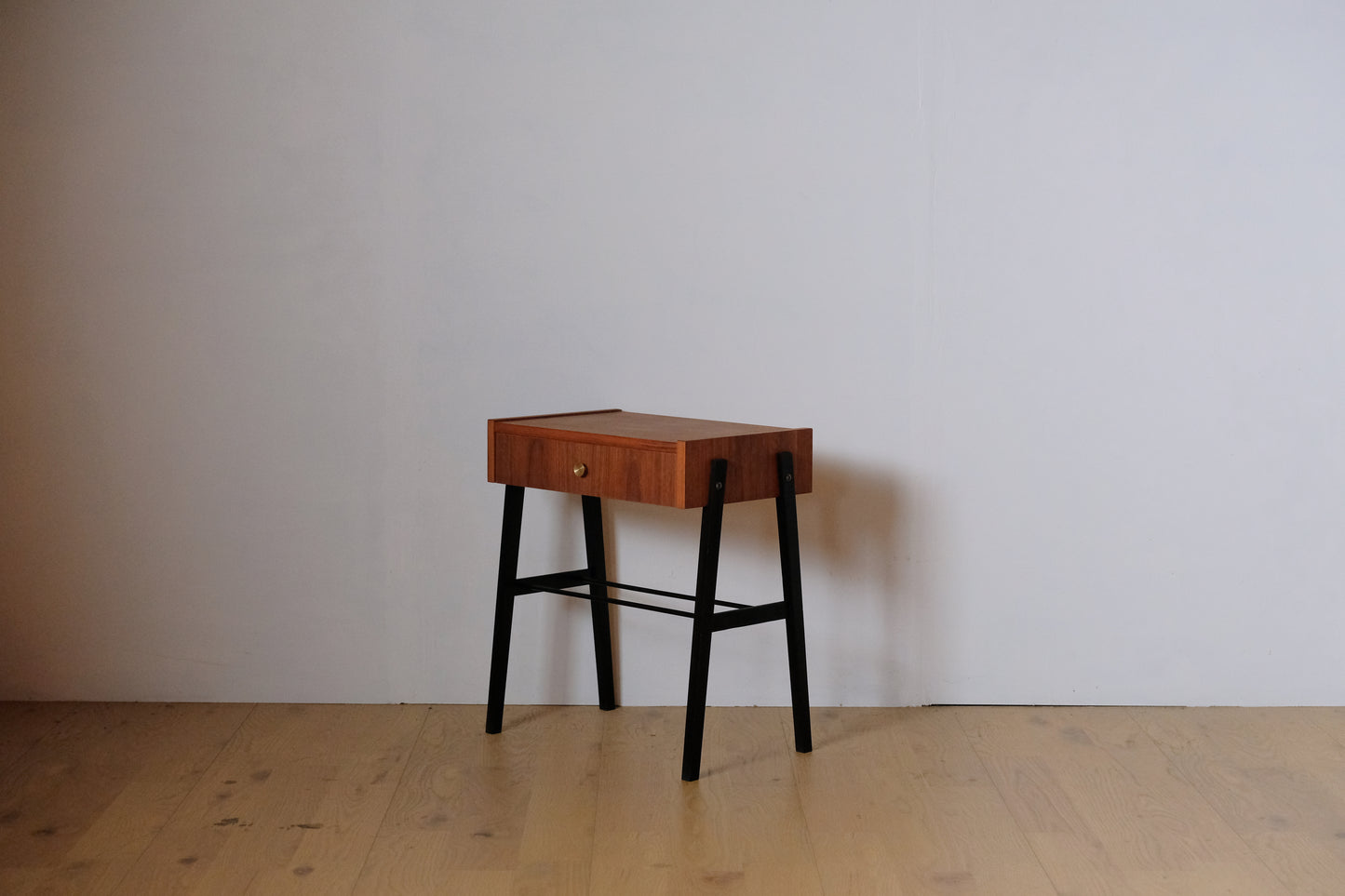 Bed Side board