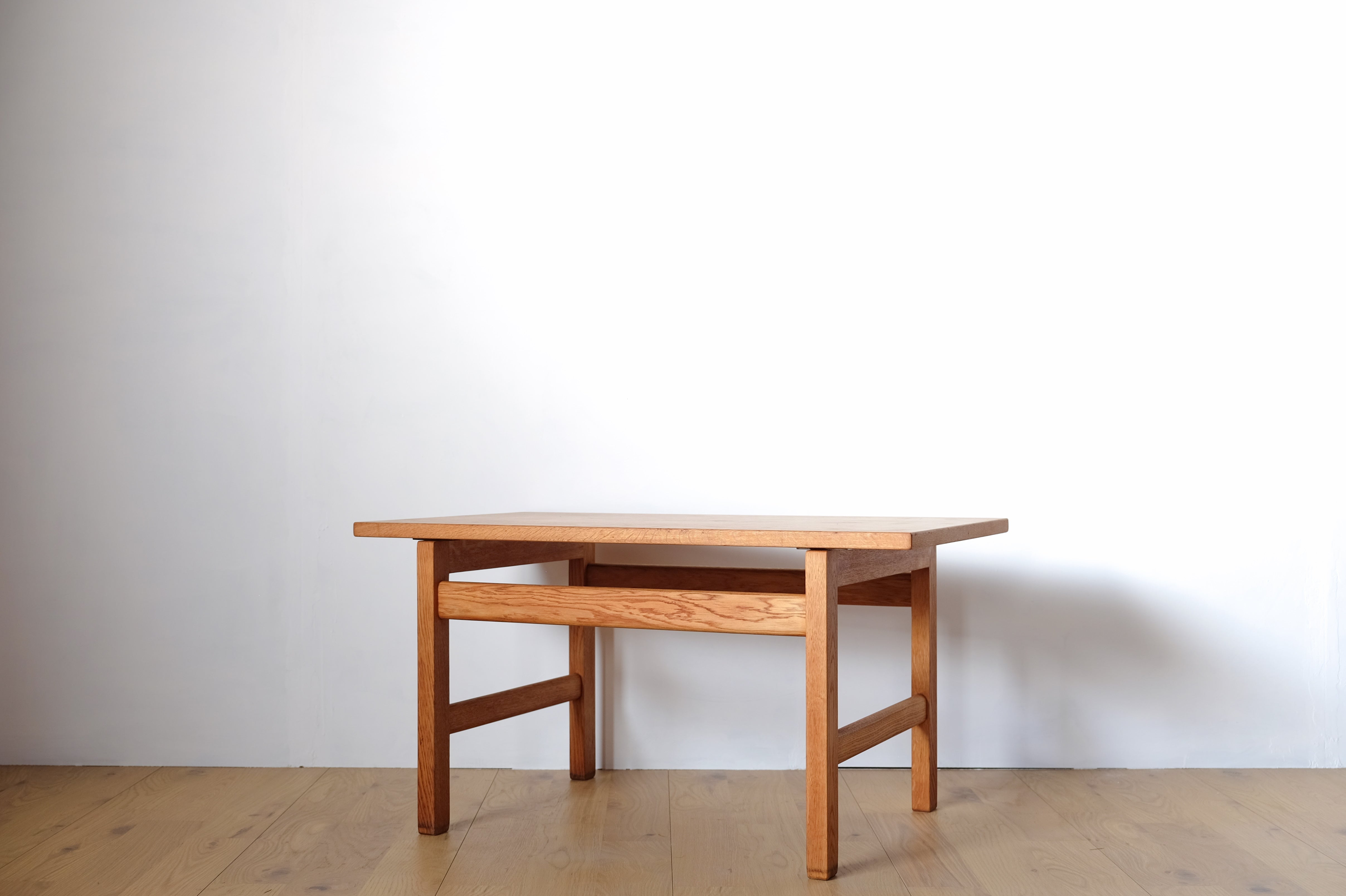 Hans J Wegner getama サイドテーブル リノリウムたて52cm